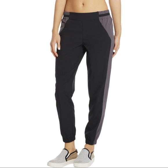 Fabletics Pants - Fabletics Windsor Jogger Sweatpants Black Gray Medium